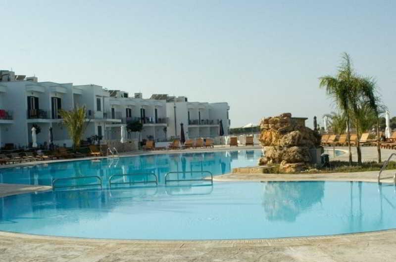 Hotel Resort Portoselvaggio Sant Isidoro  Exteriör bild
